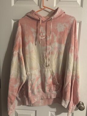 Tie-Dye Pink & Cream Pullover Hoodie with Smiley Graphic